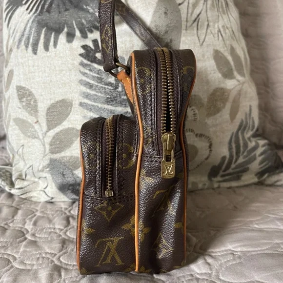 Louis Von - Picture 3 of 5